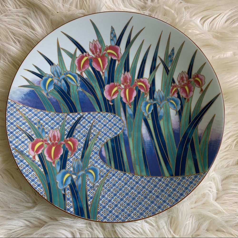 ❤️CAPILANO VANCOUVER❤️Large Iris Plate❤️Golden